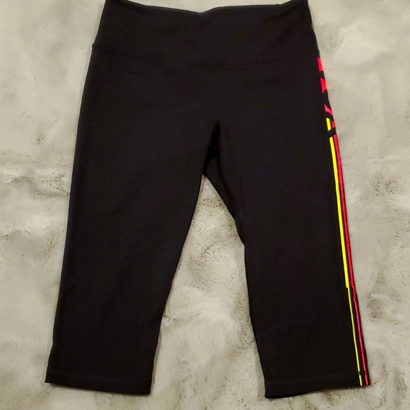 Victoria's Secret Pants - Victoria's Secret Capri Leggings